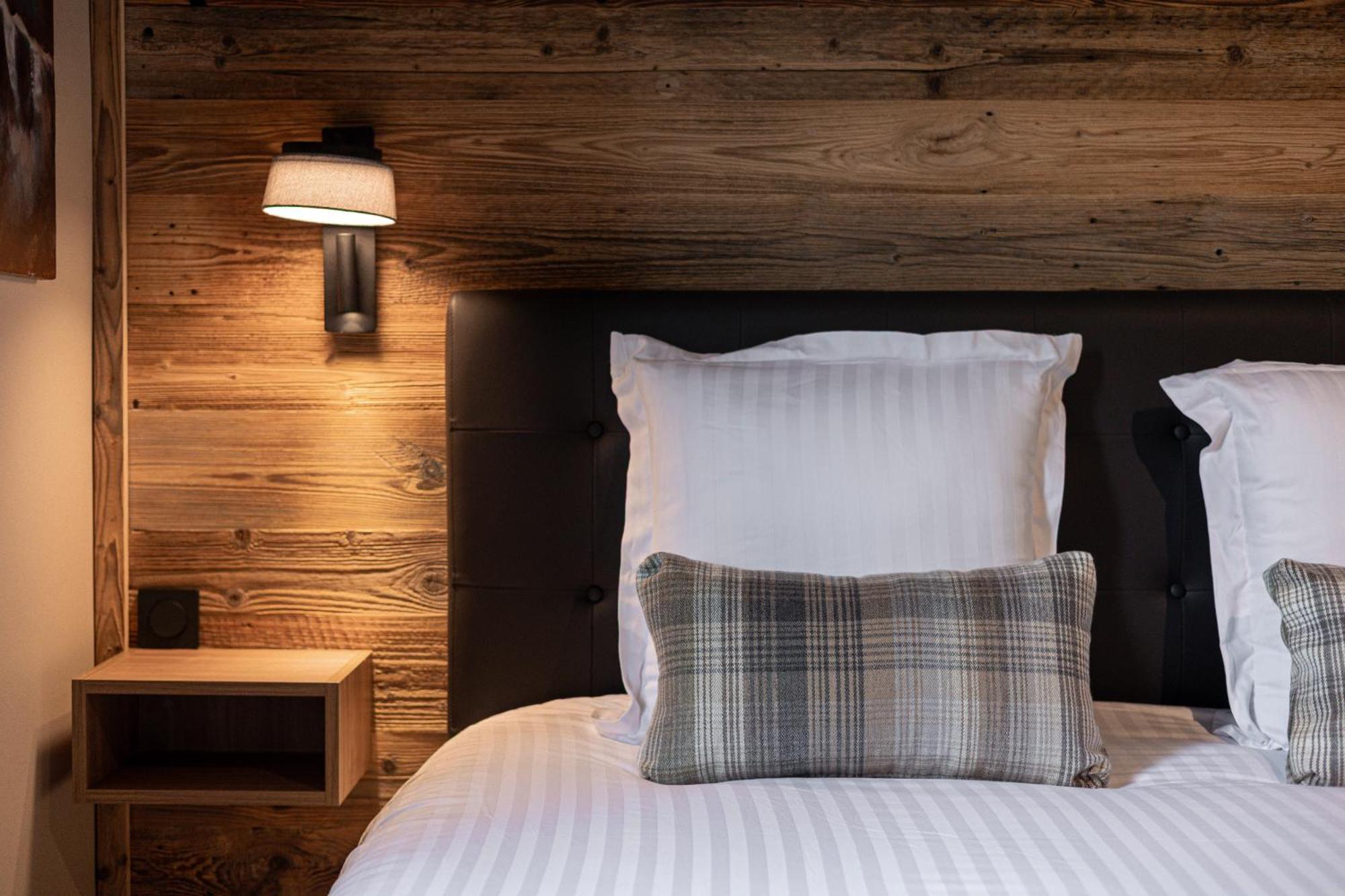 Les Lodges Du Lac Saint-Alban-de-Montbel Екстериор снимка