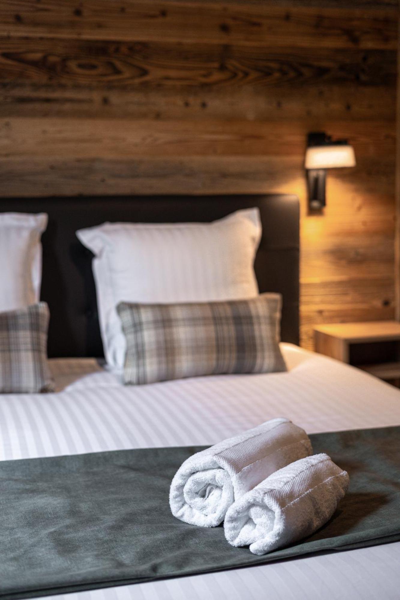 Les Lodges Du Lac Saint-Alban-de-Montbel Екстериор снимка