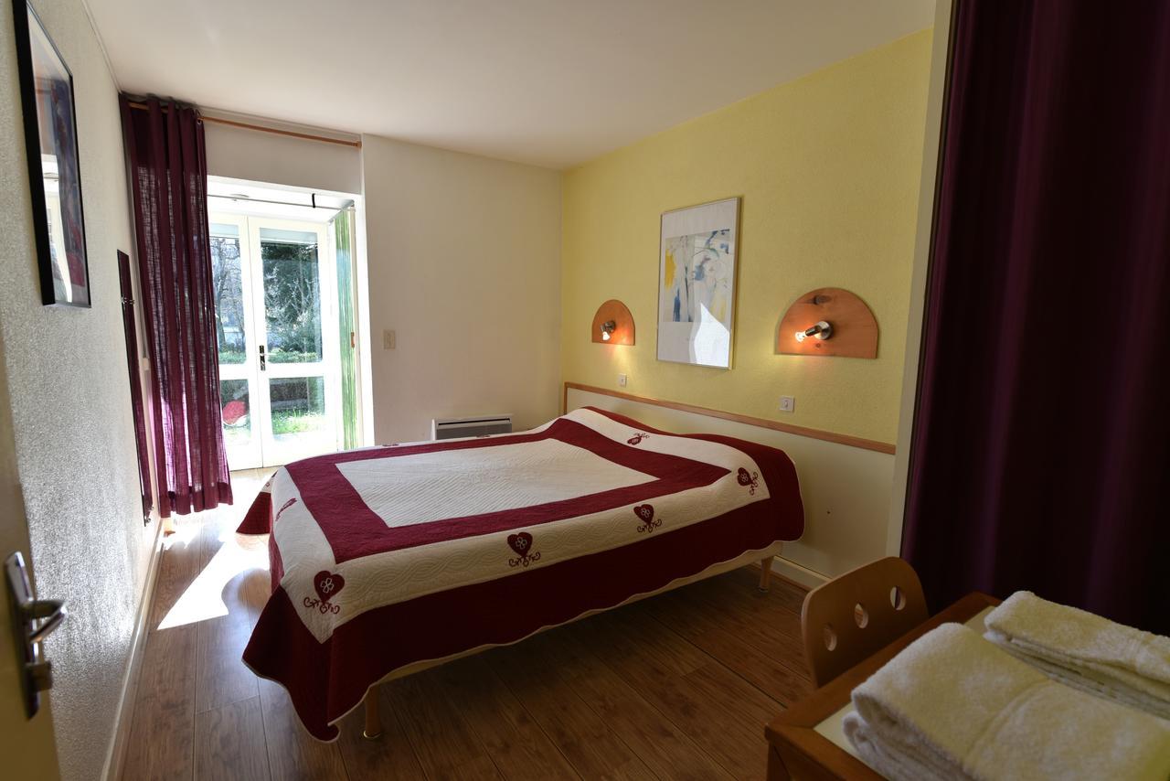 Les Lodges Du Lac Saint-Alban-de-Montbel Стая снимка